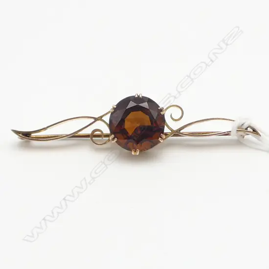 9ct BROWN SPINEL? BROOCH 5.8gms