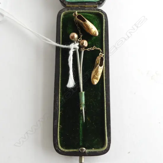 2 X c1900 9ct GOLD STICK PINS gold shoes & balls with steel pin in original fitted box