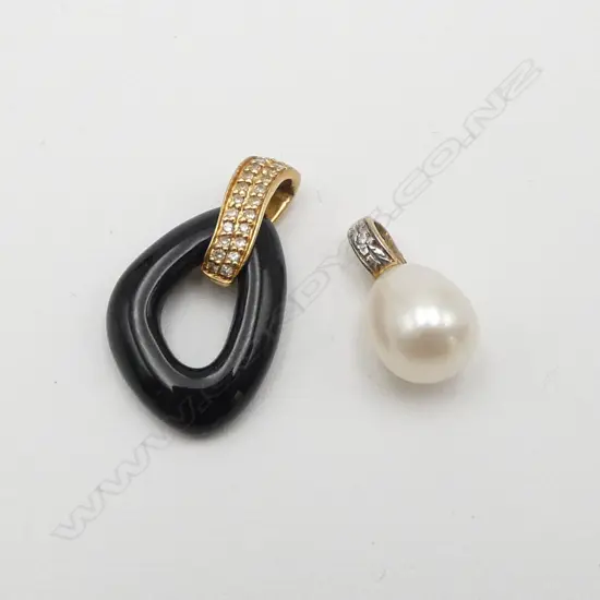 2 PENDANTS; 18ct DIAMOND &  ONYX 9ct FRESHWATER PEARL