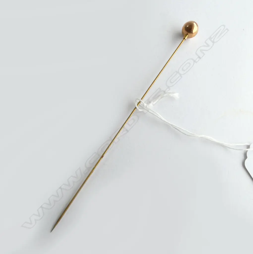 9ct GOLD BALL TOPPED HAT PIN MARKED '9' on gilt PIN Image 1++