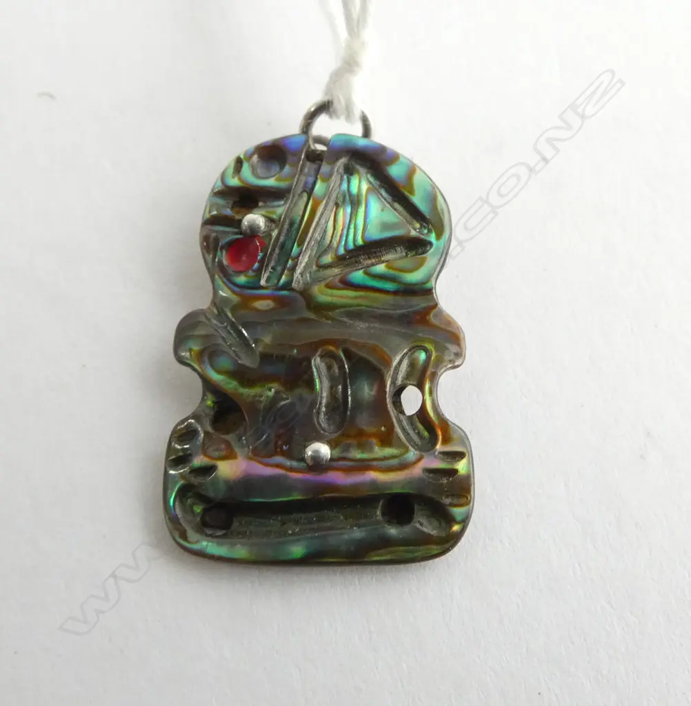 VINTAGE PAUA TIKI PENDANT SILVER BACKED Image 1++