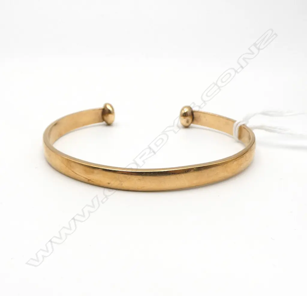 9ct YELLOW GOLD BANGLE  ball ends 26.3gms Image 1++