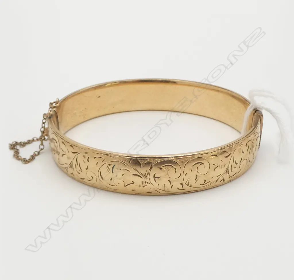 VINTAGE ENGRAVED GOLD PLATE BANGLE '1/5TH 9ct METAL CORE' Image 1++