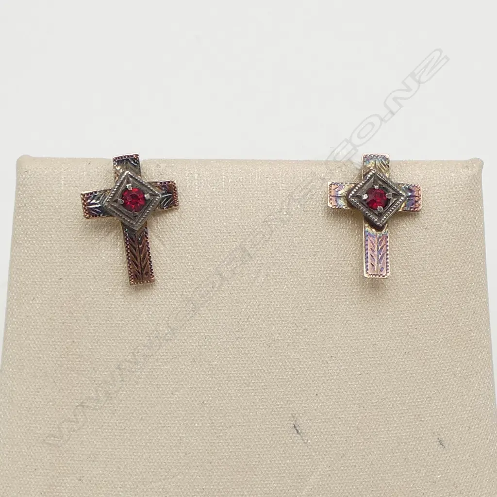 pr 9ct GOLD & RED GEM SET CROSS EARRINGS  Image 1++