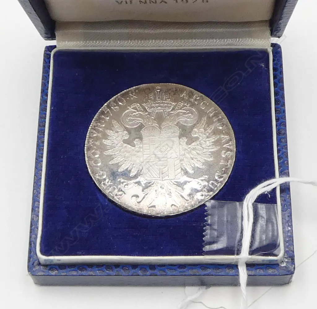 RE-ISSUE MARIA THERESA 1 THALER SILVER COIN Dia.42mm. Boxed Image 1++