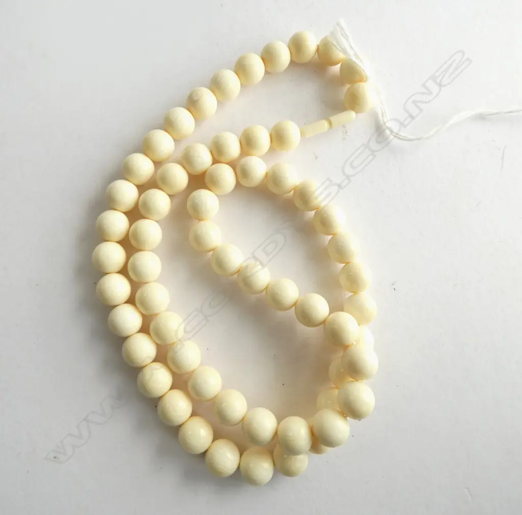 IVORY BEAD NECKLACE Image 1++
