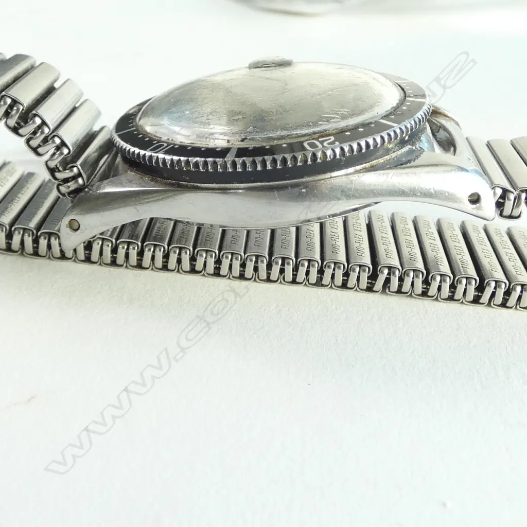 VINTAGE TITUS 'CALYPSOMATIC' GENT'S DIVERS TYPE WRISTWATCH working  Image 1++