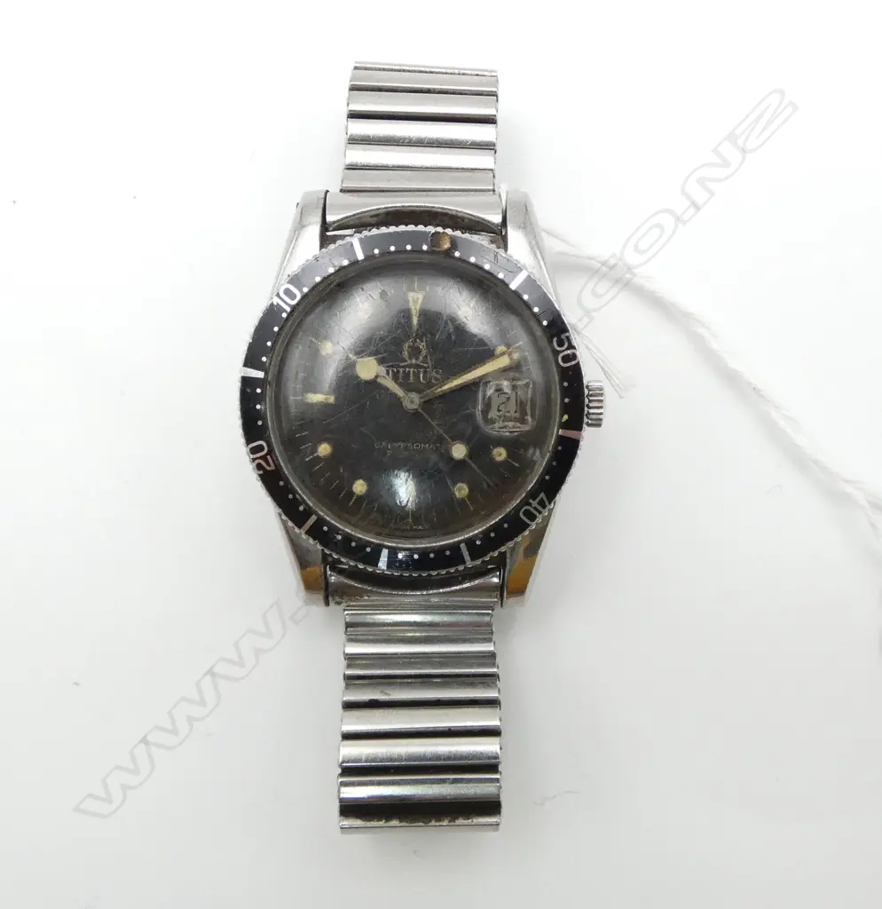 VINTAGE TITUS 'CALYPSOMATIC' GENT'S DIVERS TYPE WRISTWATCH working  Image 1++
