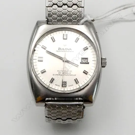 VINTAGE BULOVA 'OCEANOGRAPHER' AUTOMATIC GENT'S GOLD stainless WRISTWATCH w stainless strap. c.1960/1970. Working