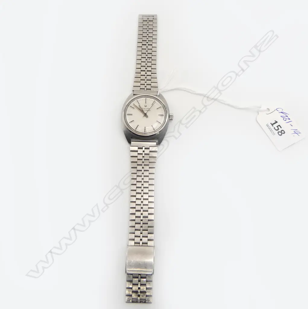 VINTAGE BULOVA ACCUTRON GENT'S stainless WRISTWATCH w stainless bracelet strap. c.1980. Working Image 1++