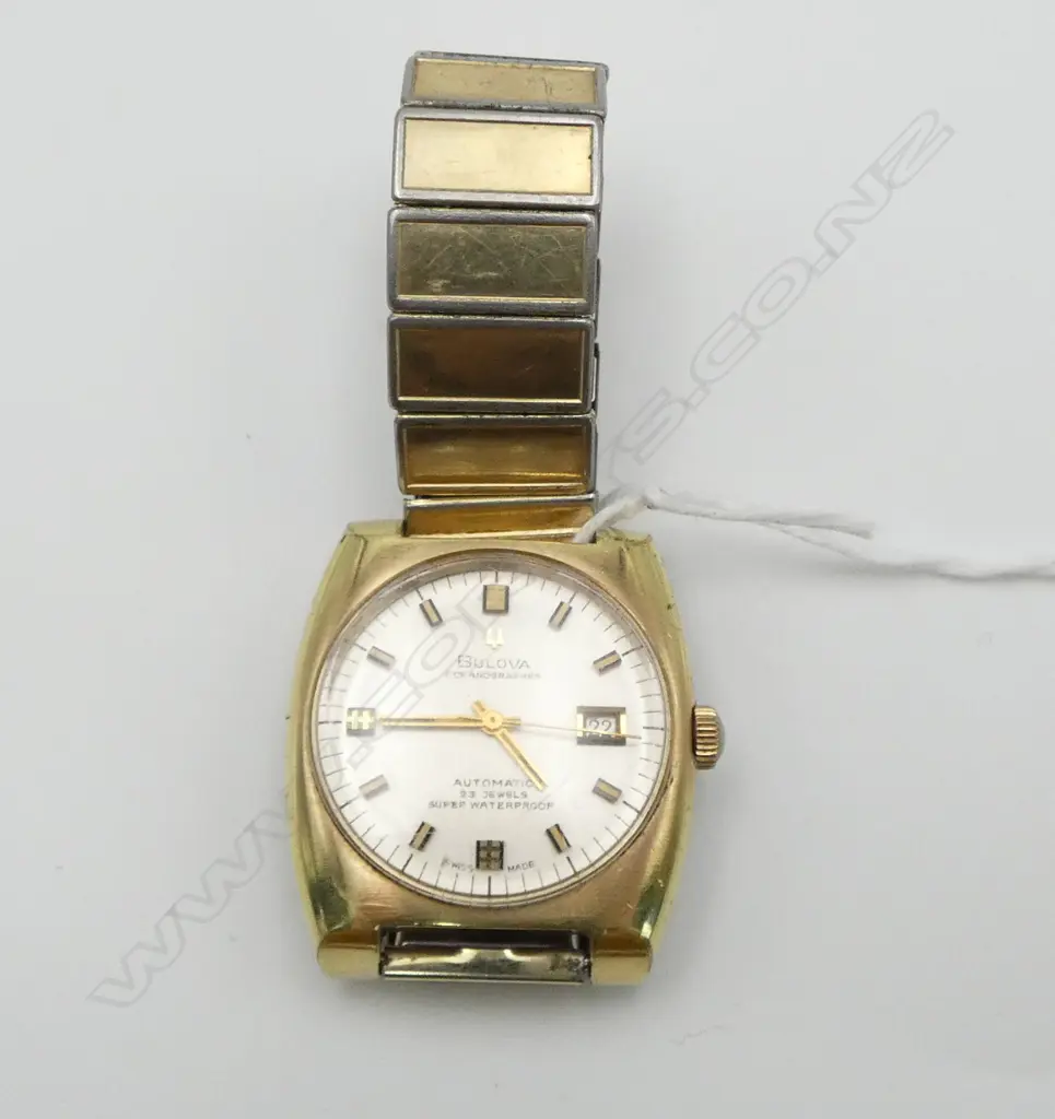 VINTAGE BULOVA AUTOMATIC 23 JEWELS GENT'S GOLD PLATE stainless WRISTWATCH w gilt  c.1970's. Working Image 1++