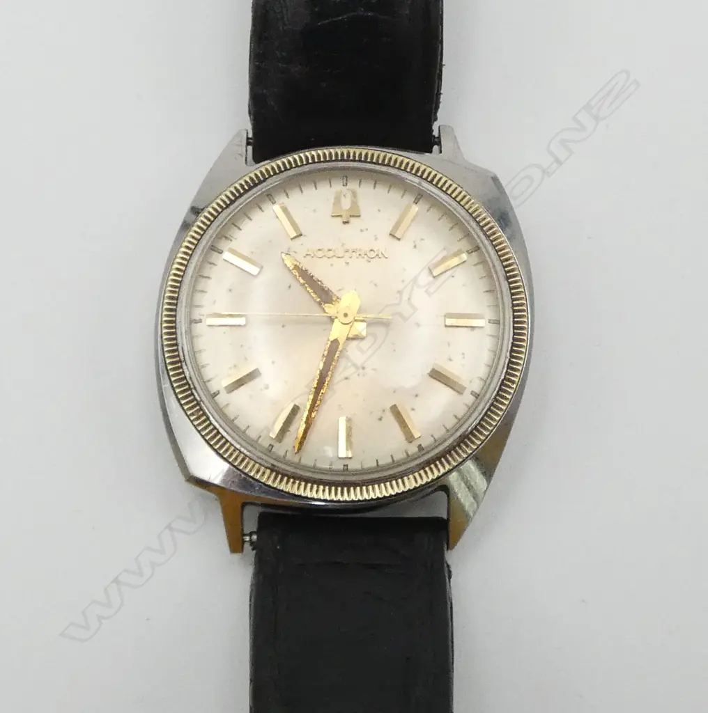 VINTAGE BULOVA ACCUTRON GENT'S 14ct GOLD bezel ring & stainless case WRISTWATCH w leather strap. c.1970. Working Image 1++