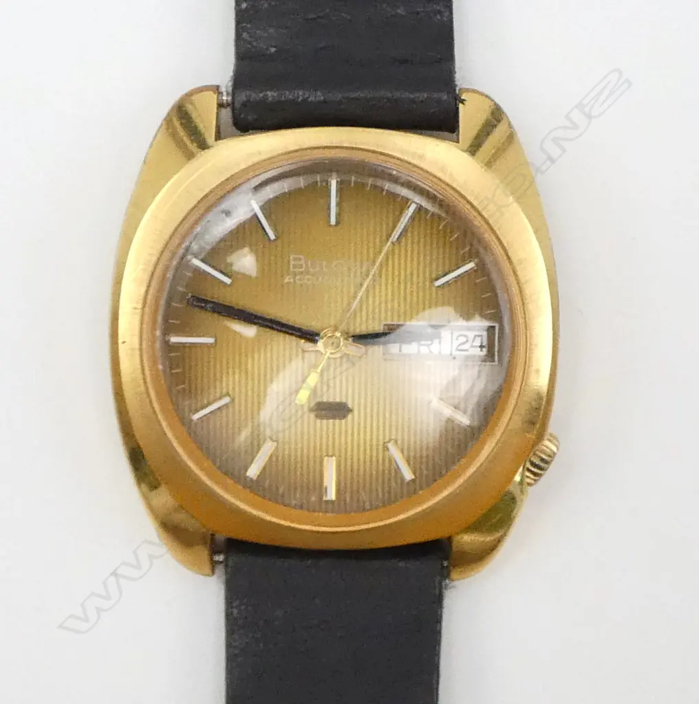 VINTAGE BULOVA ACCUQUARTZ GENT'S GOLD PLATE & stainless WRISTWATCH w leather strap. c.1970. Working Image 1++