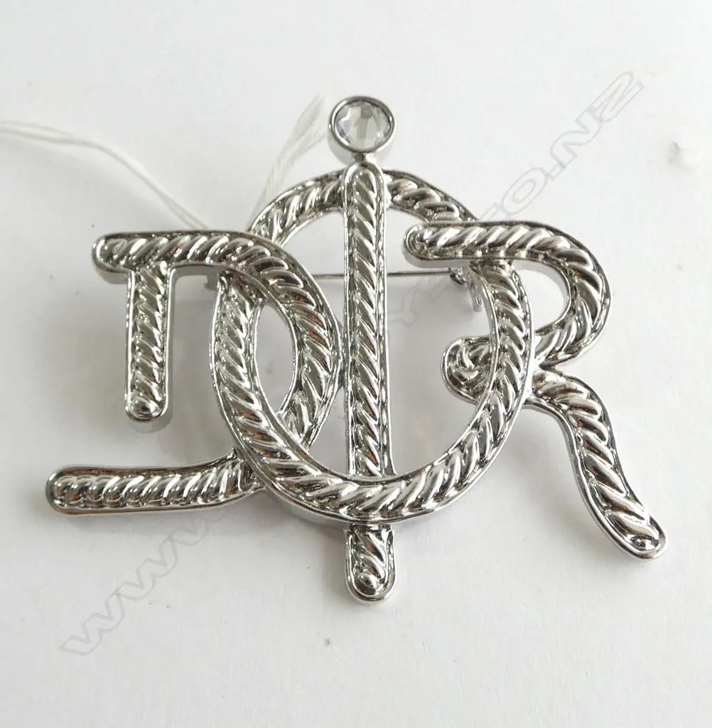 LARGE DIOR COSTUME BROOCH Image 1++