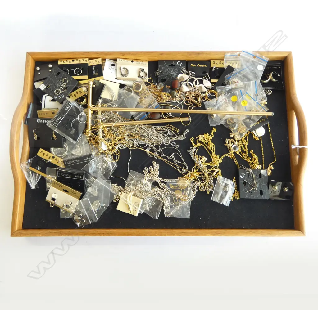 LARGE TRAY OF COSTUME JEWELLERY new old shop stock. Gold plate etc necklaces + earrings etc etc Image 1++