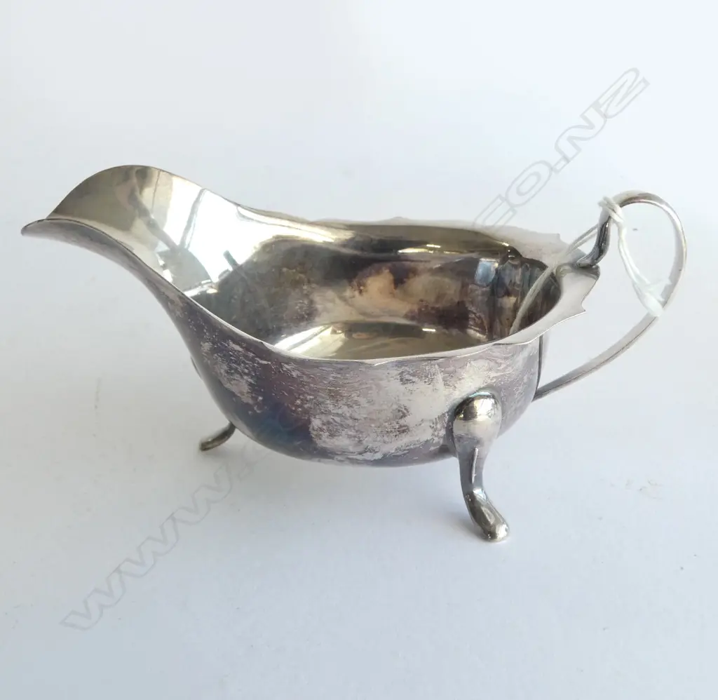 SILVER GRAVY BOAT Sheffield 1961. 109gms Image 1++