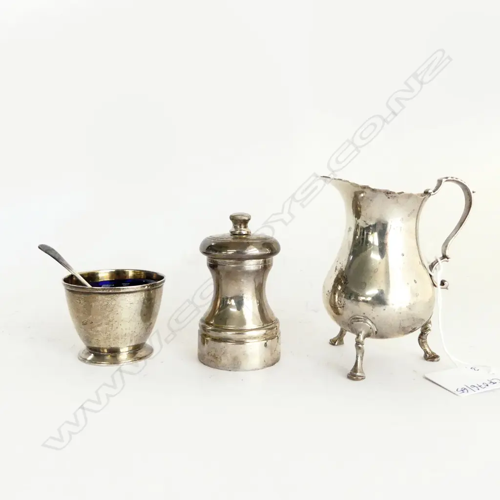 3 PCES STG SILVER; JUG H.95mm 108grms, PEPPER GRINDER, SALT (46g) Image 1++