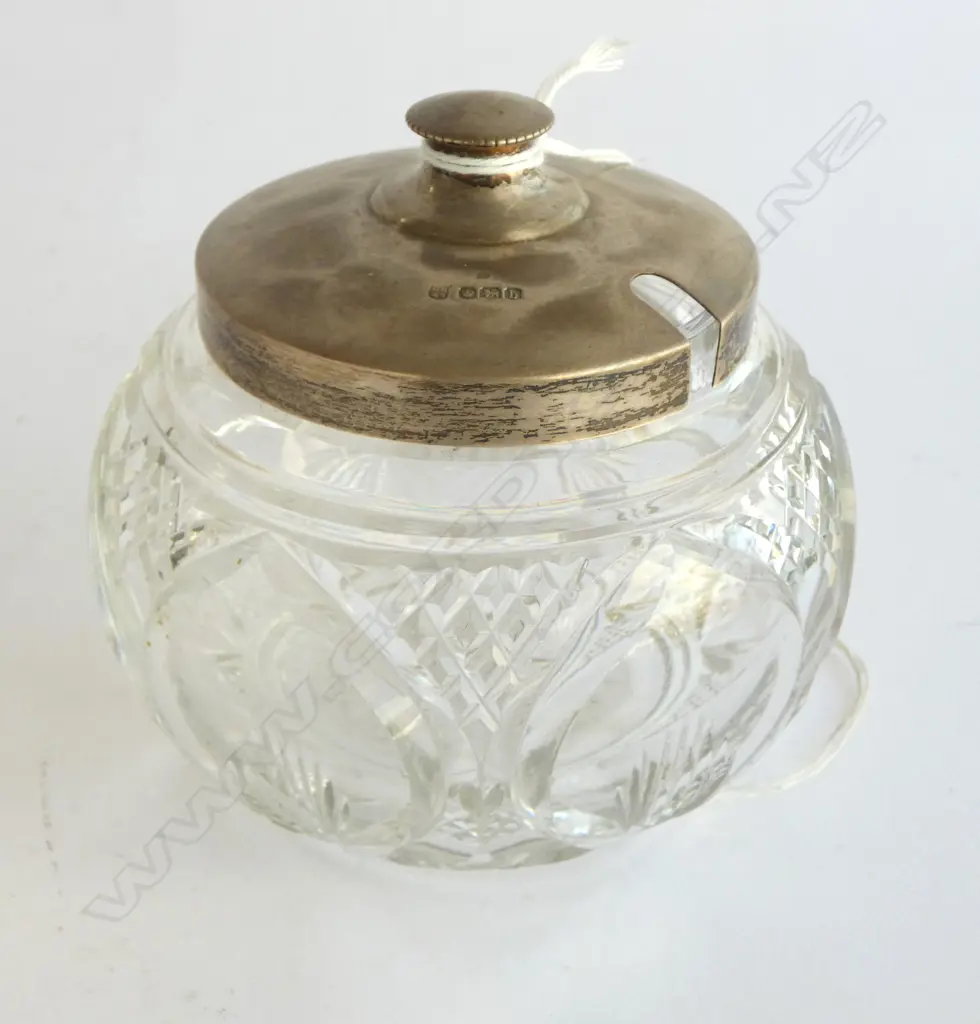 S/SILVER LIDDED CRYSTAL HONEY POT SILVER WIEGHT  35GRMS Image 1++