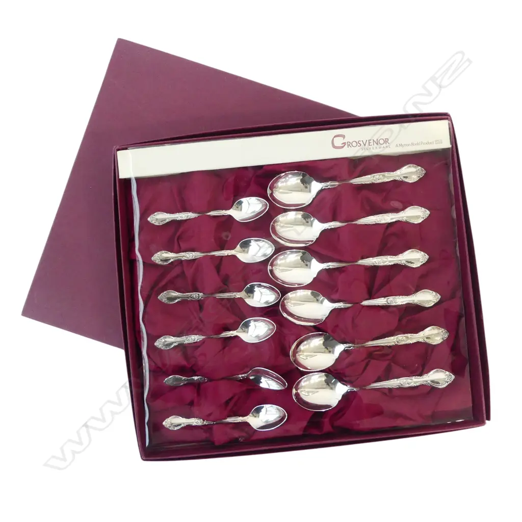2 GROSVENOR CUTLERY SETS Image 1++