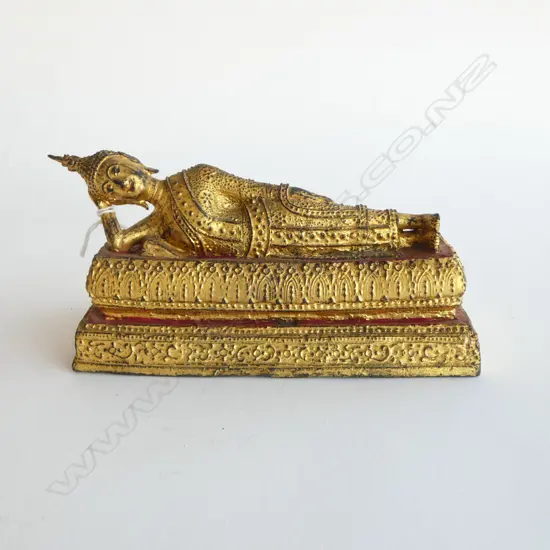 THAI RATTANAKOSIN PERIOD GILT BRONZE RECLINING BUDDHA L.170mm