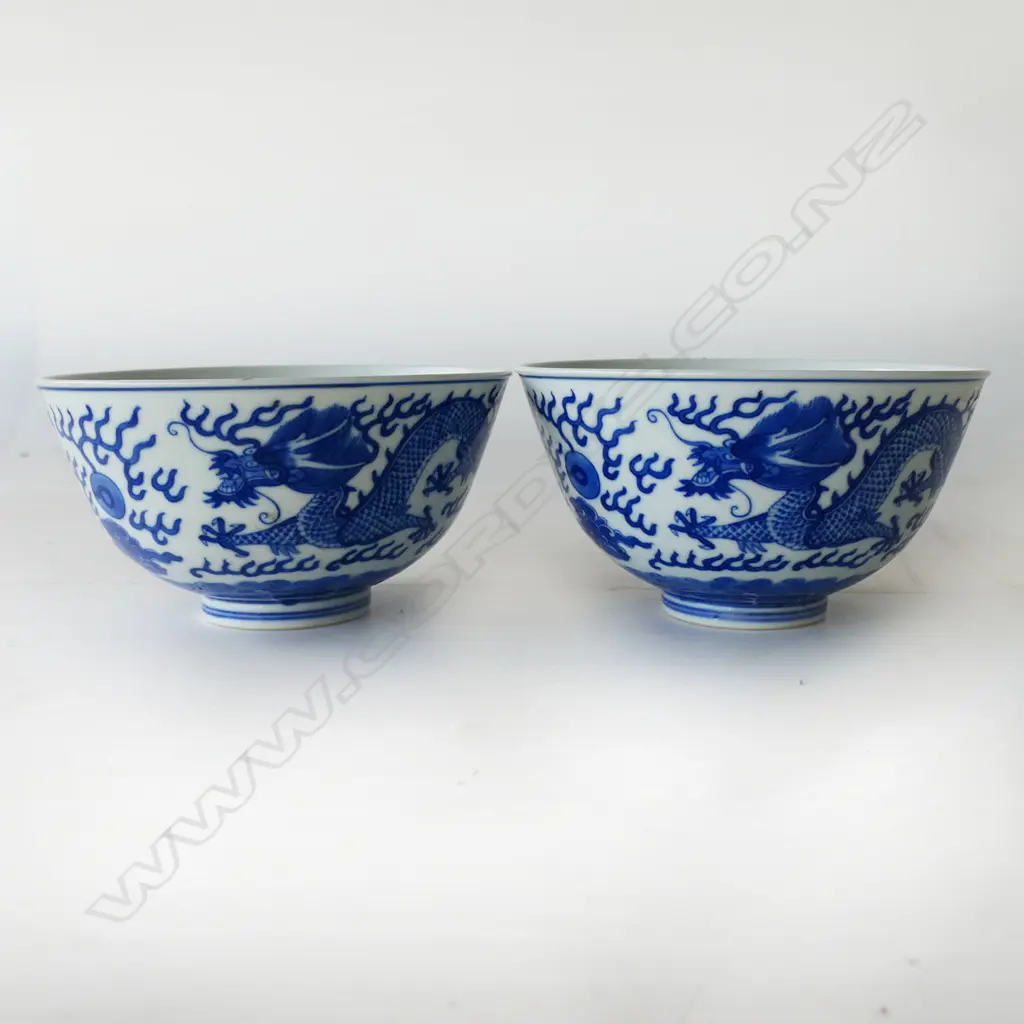 NEAR PAIR GUANGXU MARK BLUE & WHITE BOWLS each with 2 dragons w 5 claws. Dia.112mm Image 1++