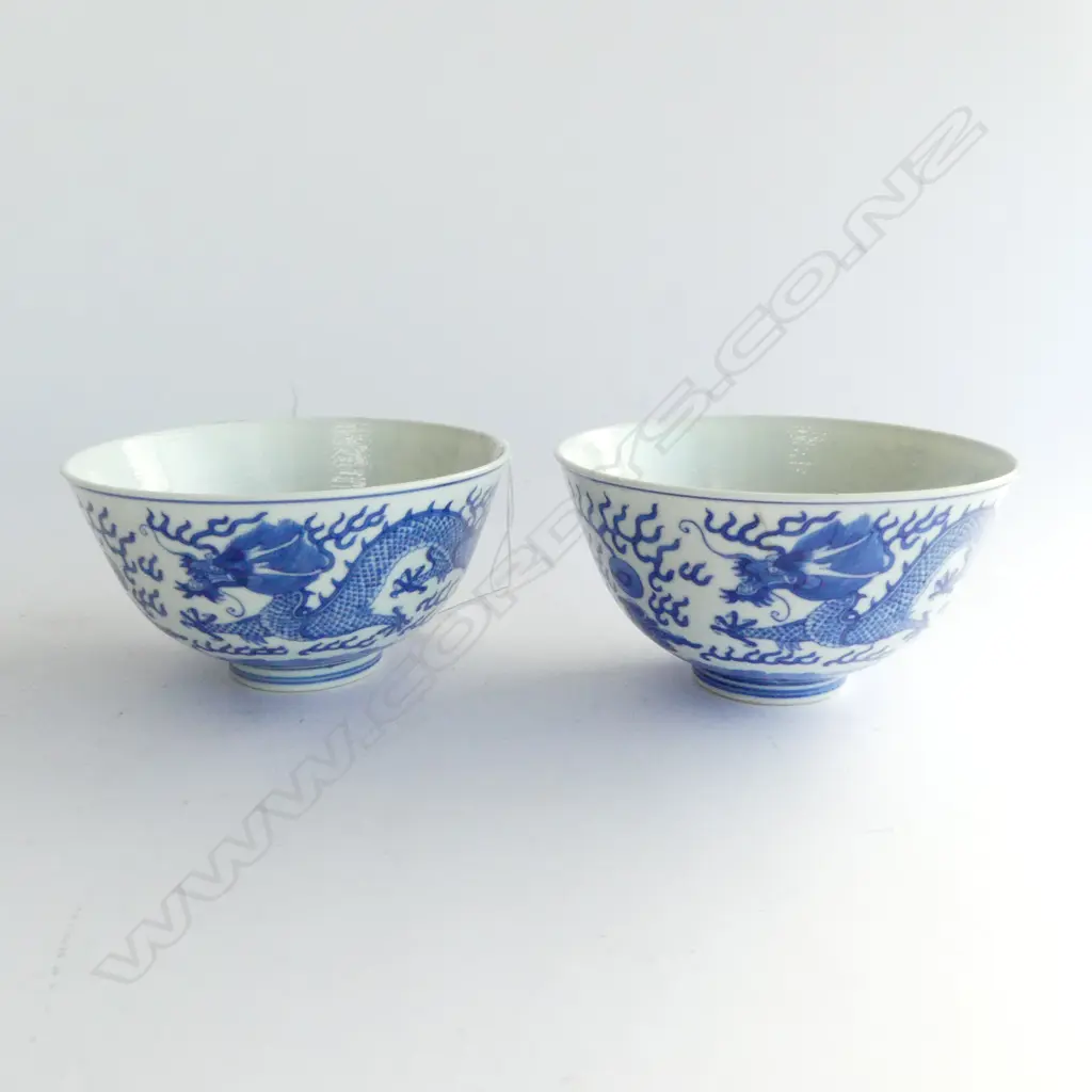 NEAR PAIR GUANGXU MARK BLUE & WHITE BOWLS each with 2 dragons w 5 claws. Dia.112mm Image 1++