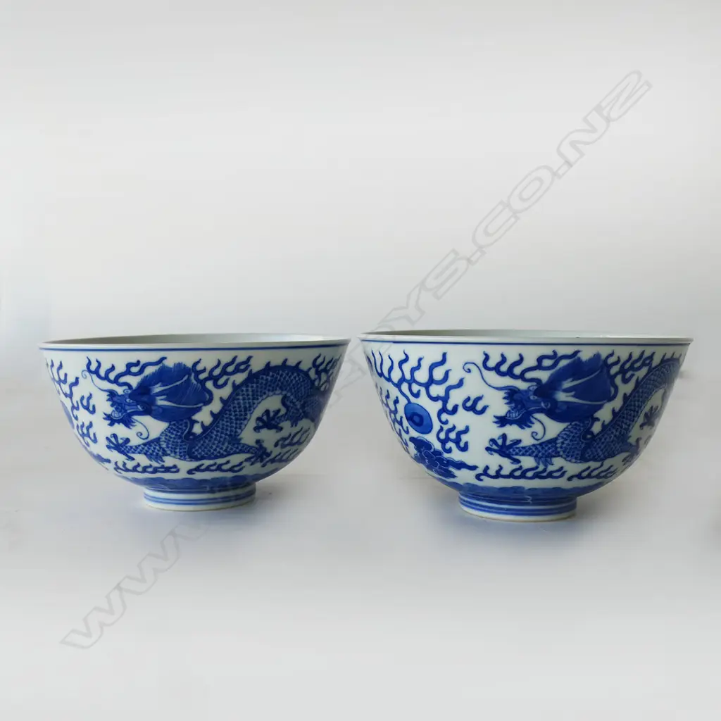 NEAR PAIR GUANGXU MARK BLUE & WHITE BOWLS each with 2 dragons w 5 claws. Dia.112mm Image 1++