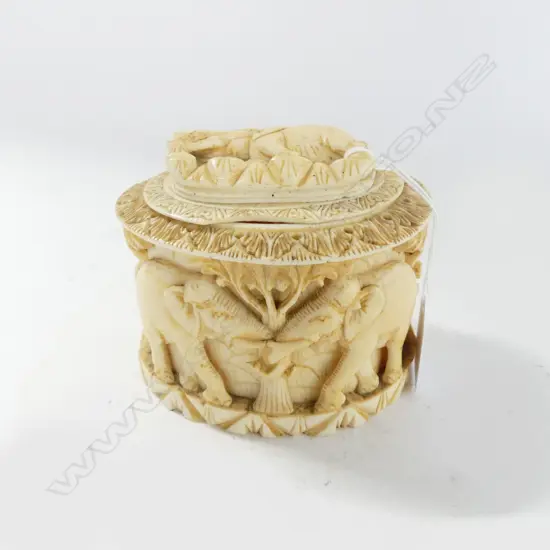 EARLY 20thC CARVED ELEPHANT LIDDED POT chip to lid & top rim115 x 95 x 95mm