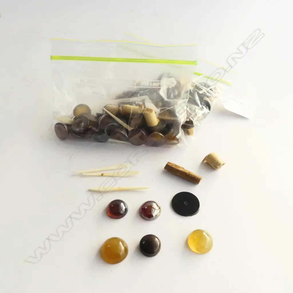 2 BAGS OF oriental SNUFF BOTTLE TOPS of various dark amber toned & other stones & gems + corks + spoons Image 1++