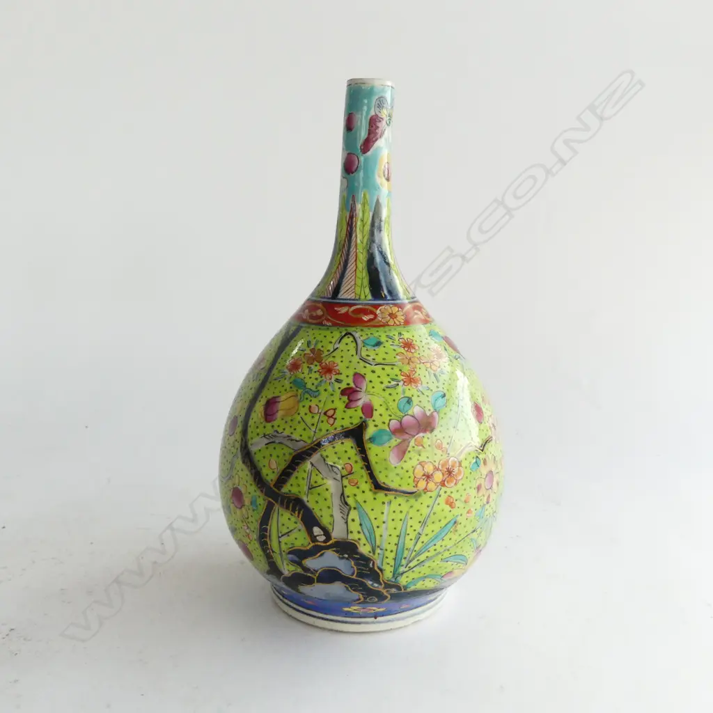 CHINESE ENAMEL PORCELAIN VASE H.210mm Image 1++