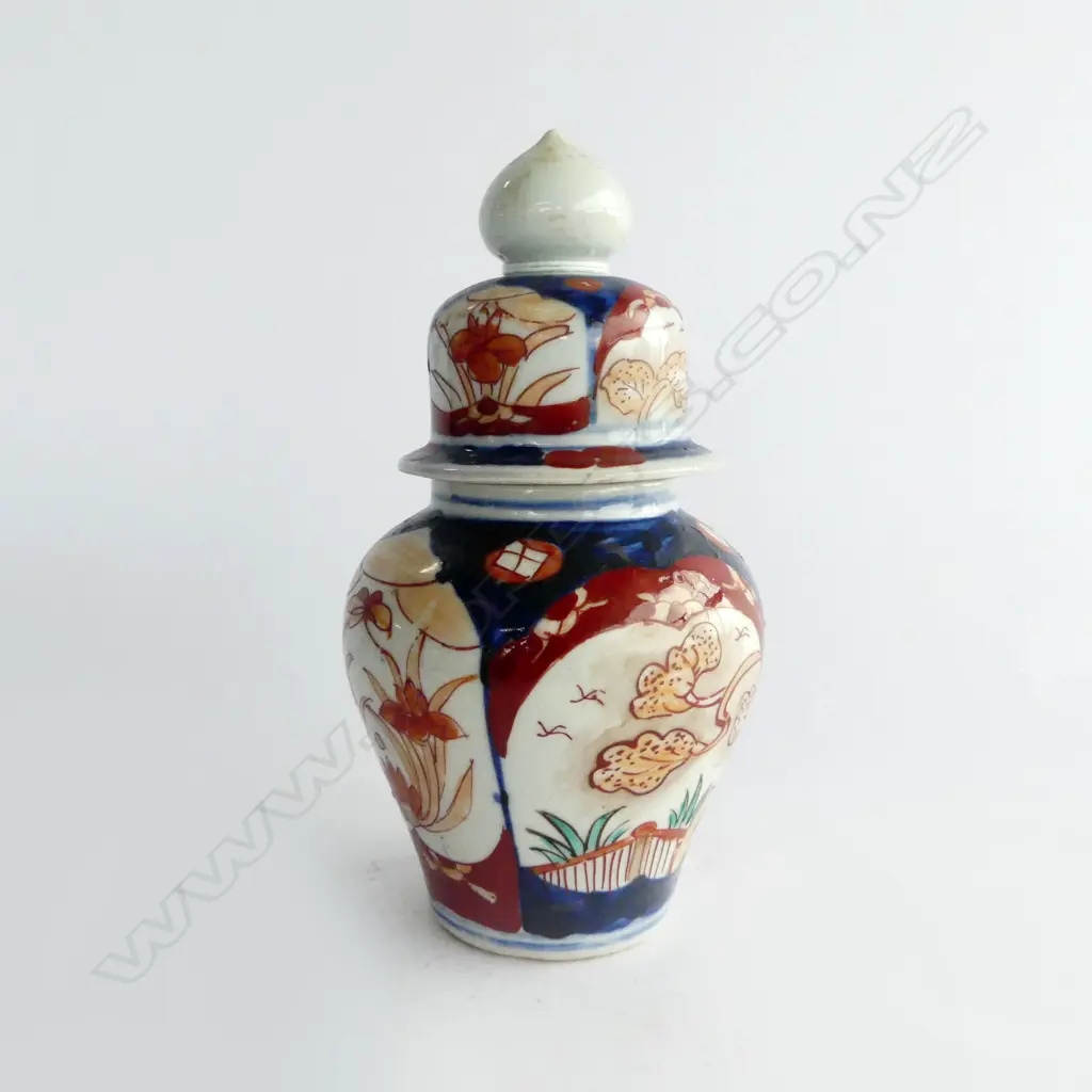OLD 19thC JAPANESE IMARI TEMPLE VASE LIDDED WITH POINTED FINIAL H. 210mm Image 1++