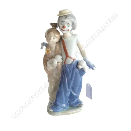 LLADRO #7686 'PALS FOREVER' H.220mm