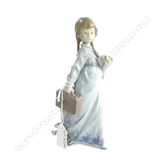 LLADRO #7604 'SCHOOL DAYS' H.200mm