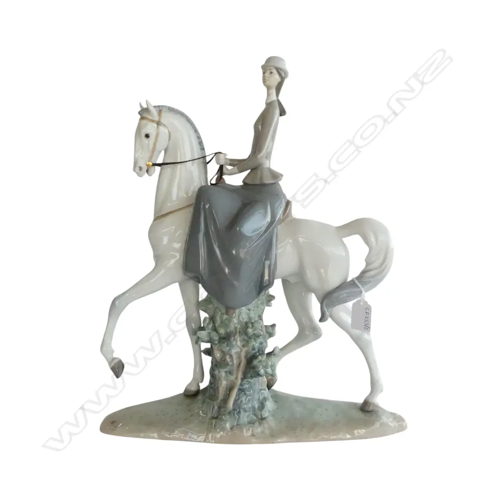 LLADRO #4516 WOMAN ON HORSE H.450mm Image 1++
