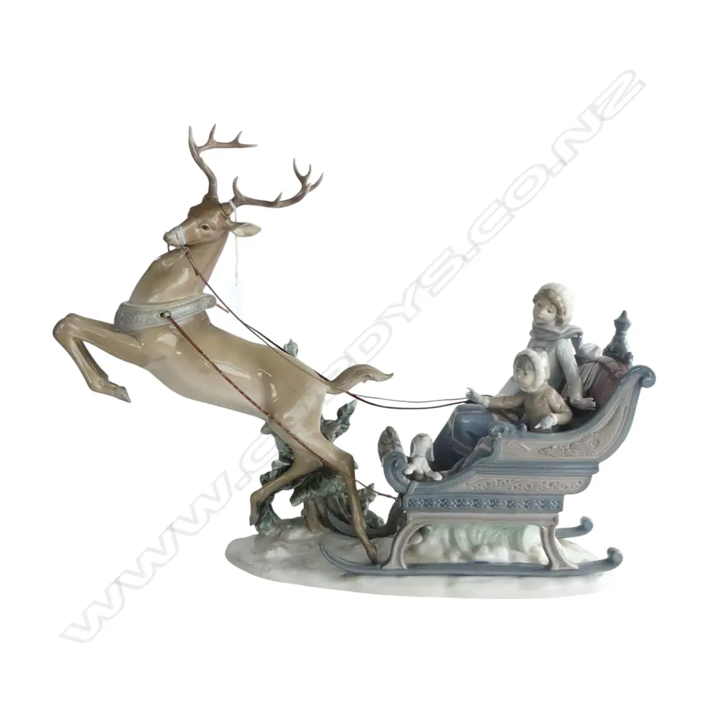 LLADRO #1429 'WINTER WONDERLAND' H.400mm L.500mm one strap missing Image 1++