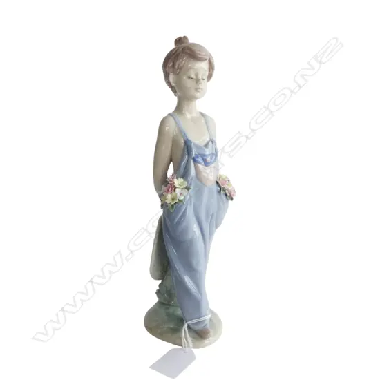 LLADRO #7650 'POCKET FULL OF WISHES' H.250mm