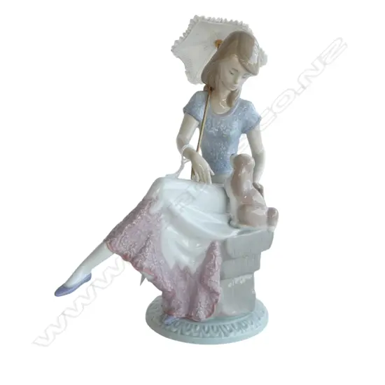LLADRO #7612 'PICTURE PERFECT' H.215mm