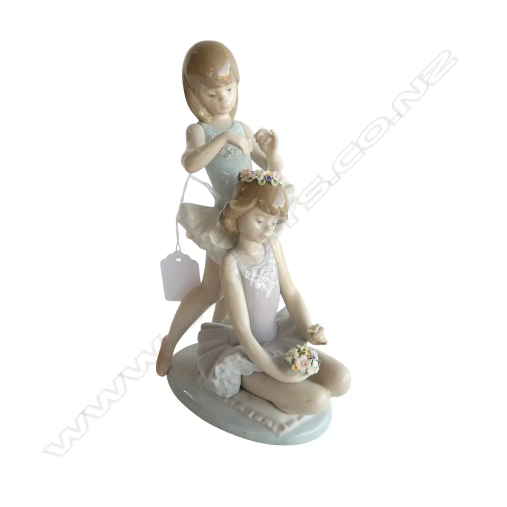 LLADRO #5714 'FIRST BALLET' H.200mm Image 1++