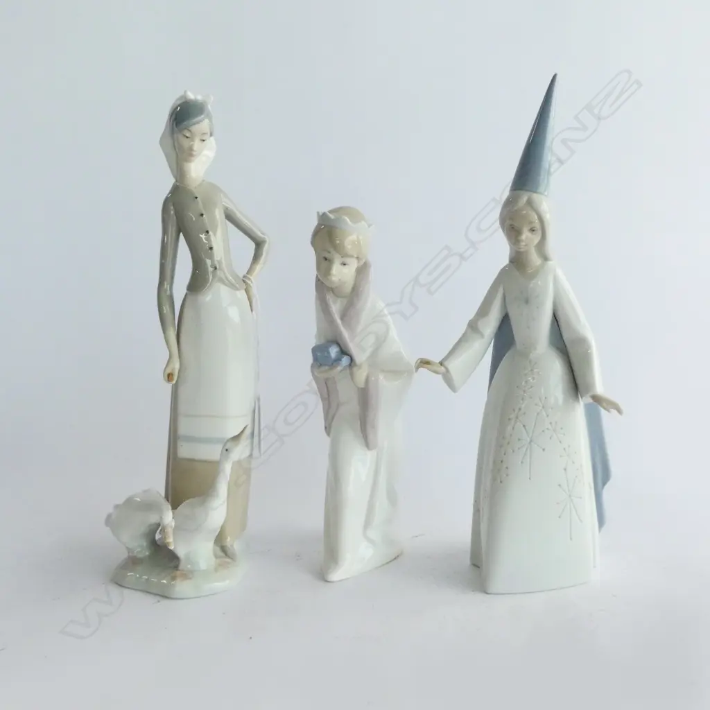 3 LLADRO FIGURINES; #1035 GIRL w. GEESE H.270mm, #4595 FAIRY GODMOTHER, BOY PRINCE Image 1++