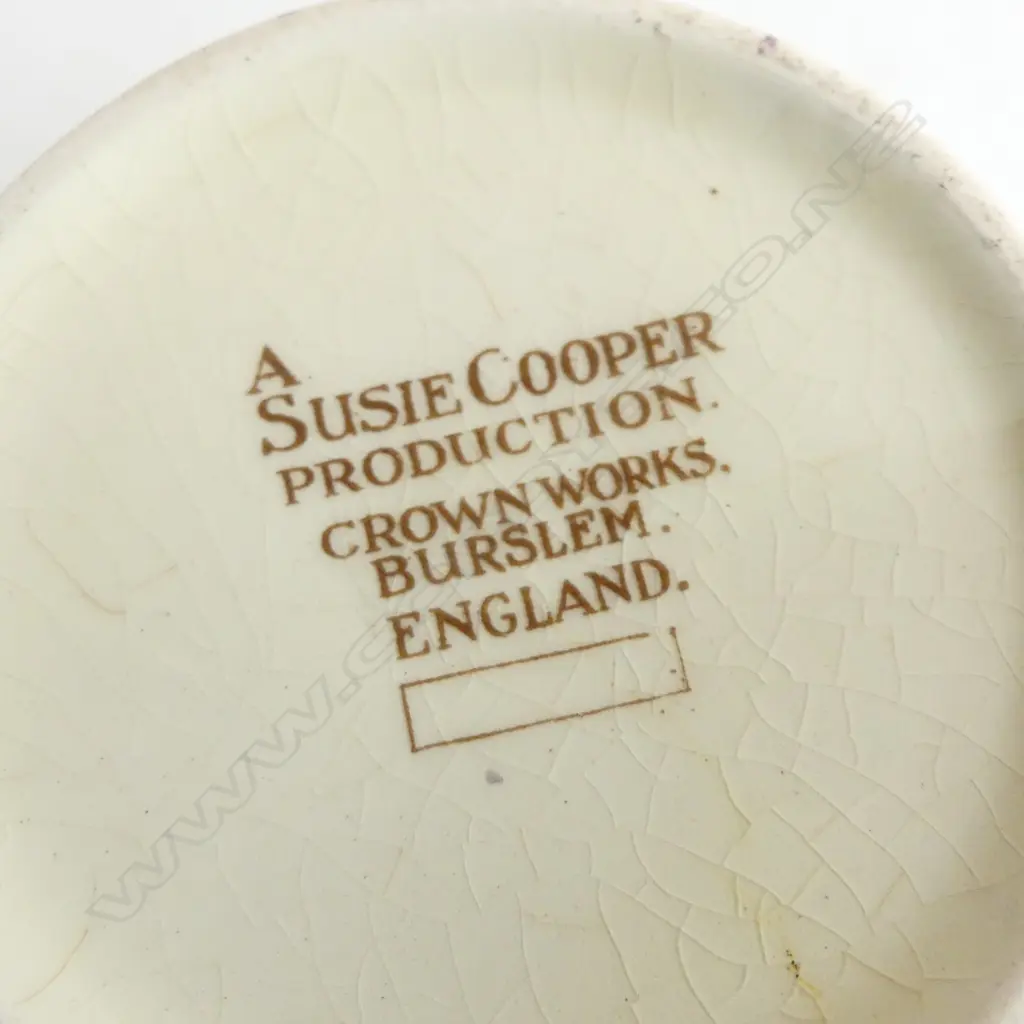 SUSIE COOPER PART TEA SET: 8 CUPS + SUGAR & CREAM + 8 SAUCERS & 7 ASST PLATES Image 1++