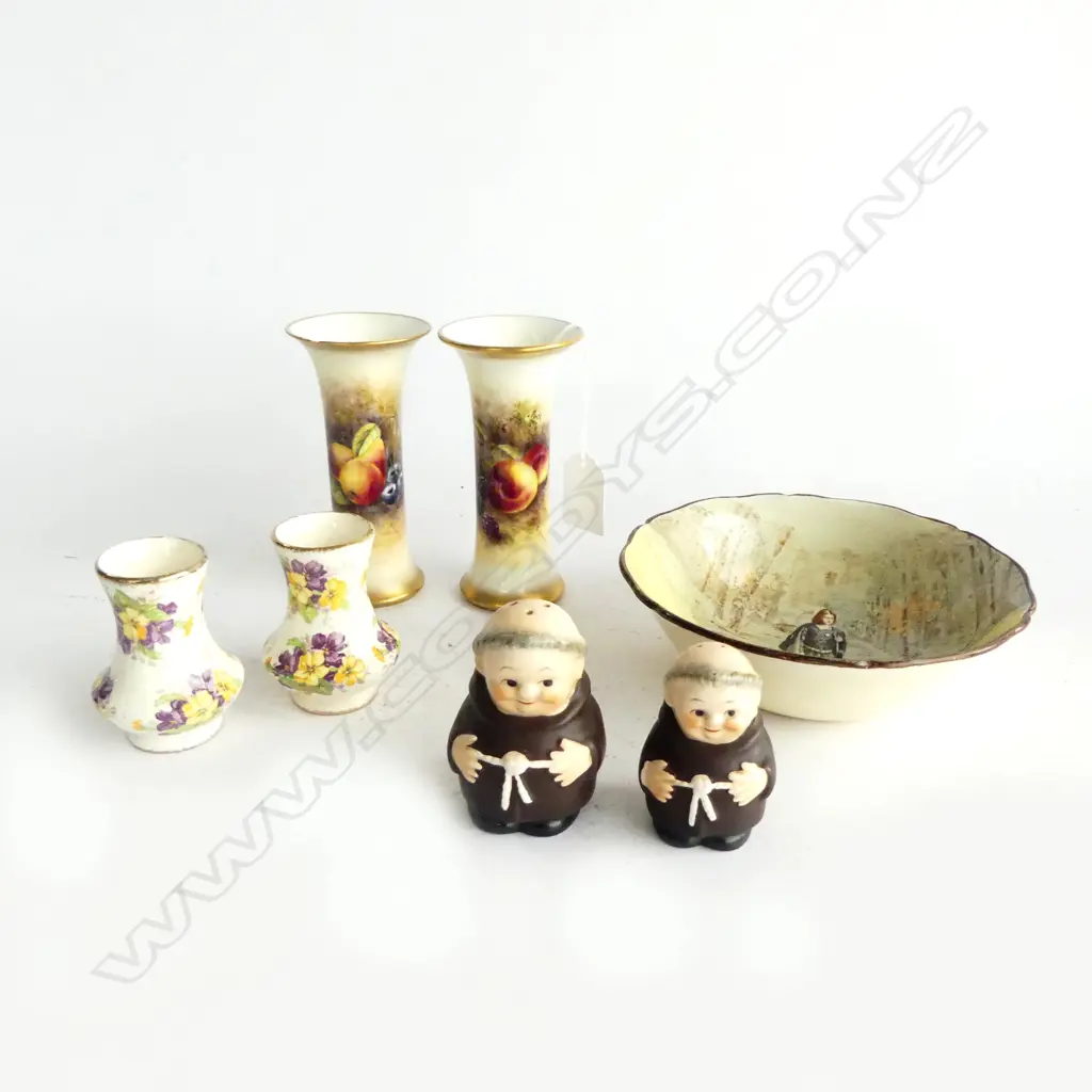PR. ROYAL WORCESTER SPILL VASES H.120mm (ONE CHIPPED), ROYAL DOULTON BOWL , PR MONK S/P & 2 MINI JAMES KENT VASES Image 1++