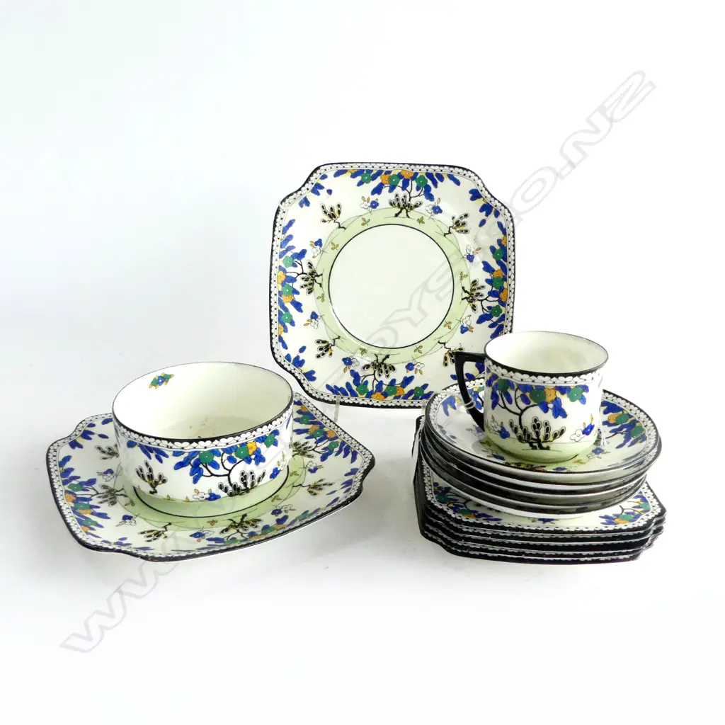 ROYAL DOULTON 'BLUE TREE' PART TEASET, TWO CAKE & 5 SMALL, PLATES, SAUCERS BOWL ONE CUP.  Image 1++