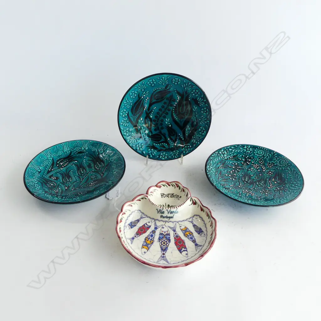 3 HAND-PAINTED TURKISH CERAMIC BOWLS & 1 SERVING DISH FROM PORTUGAL Image 1++