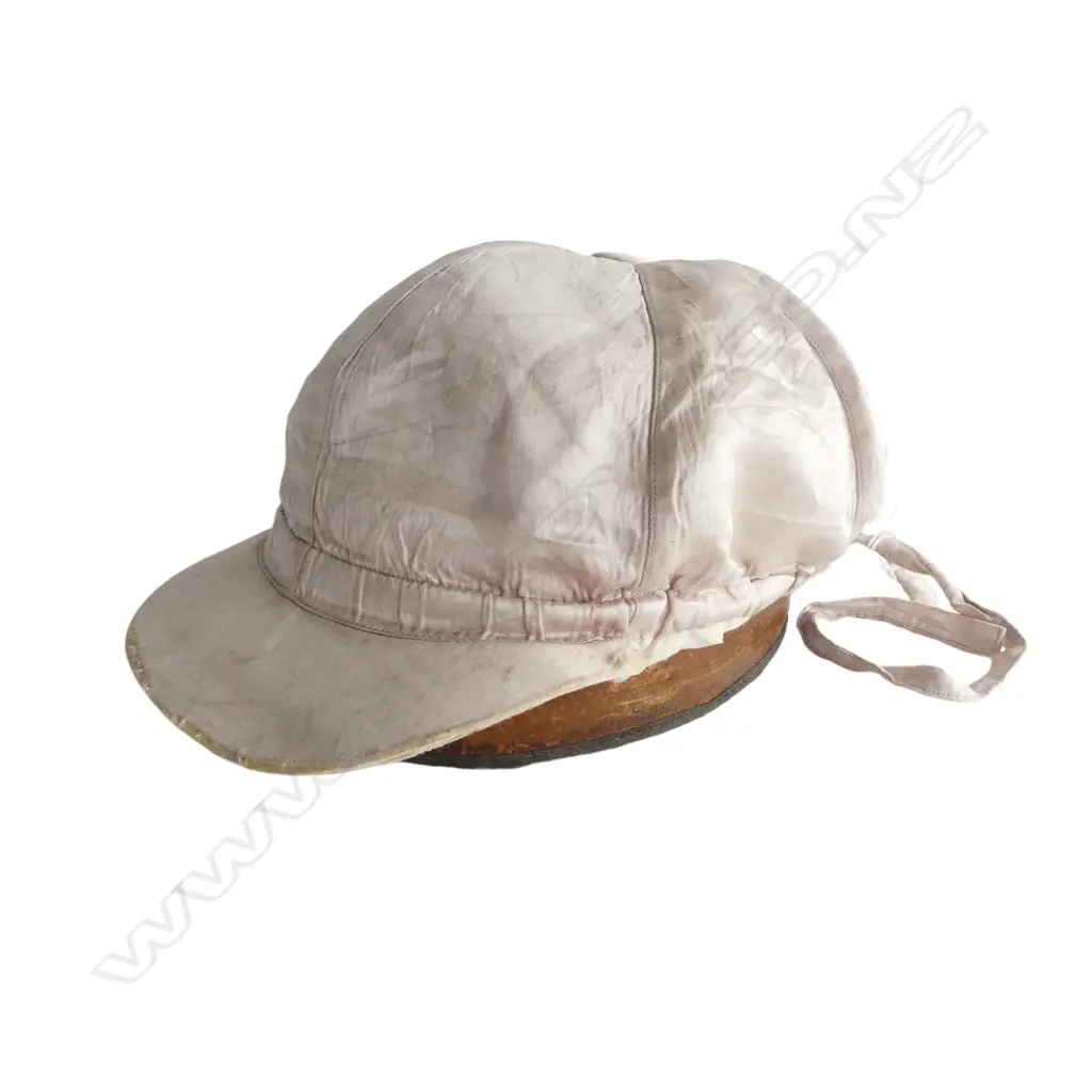 Auckland Cup winner's hard hat + silk cap Image 1++