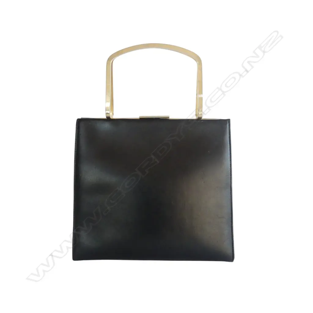 BLACK LEATHER PURSE WITH METAL HANDLE (WITH NINA RICCI DUST BAG) AF Image 1++