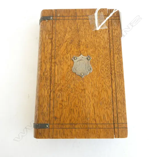 OAK BOX as a book WITH SLIDING LID silver shield plaque London 1919. H.150mm 
