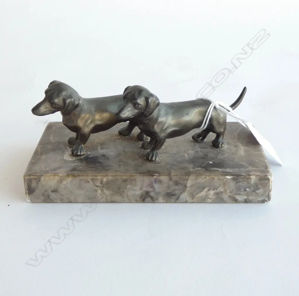 2 BRONZE? DACHSHUNDS ON MARBLE BASE L.140mm Image 1++