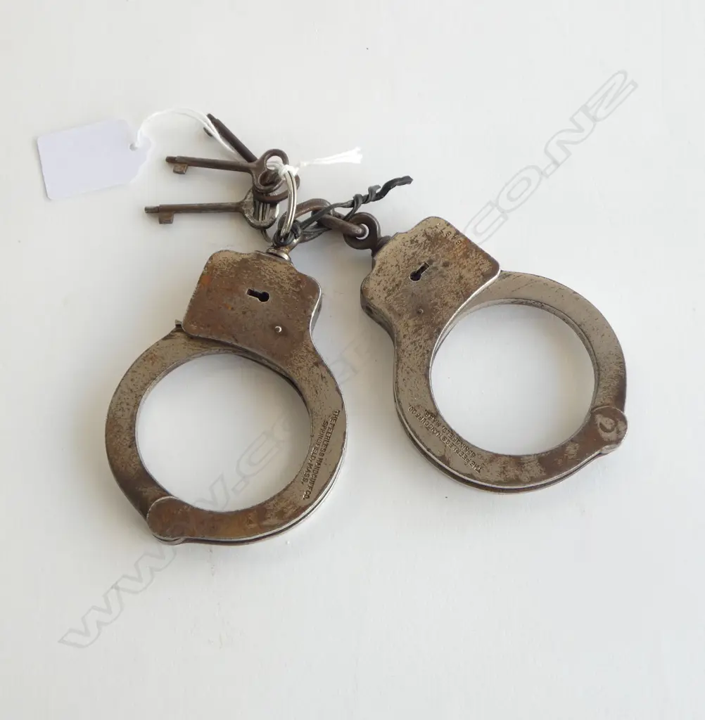 PR HANDCUFFS 'THE PEERLESS HANDCUFF CO USA' Image 1++
