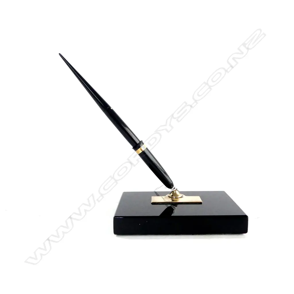 SHEAFFER DESK SET; FOUNTAIN PEN w. 14CT NIB Image 1++