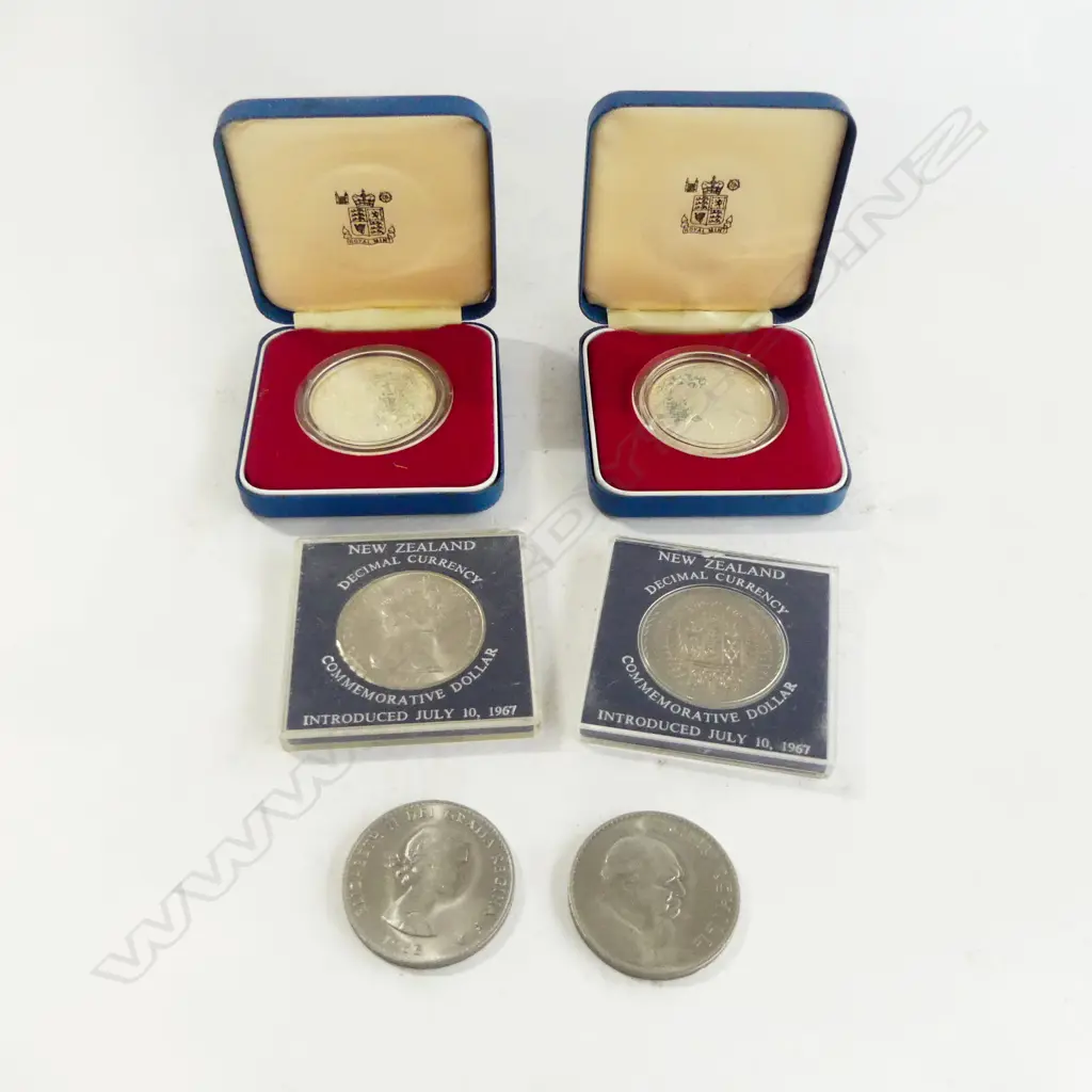 2 UK PROOF JUBILEE CROWNS + 2 UNC NZ $1 + 2 CHURCHILL CROWNS Image 1++